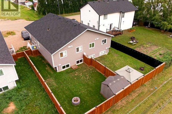 3pc Bathroom - 1, 2, 10225 105 Ave, La Crete, AB T0H2H0 Photo 4