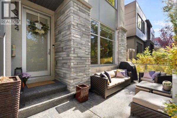 Living room - 1, 3524 14a Street Sw, Calgary, AB T2T3X9 Photo 4