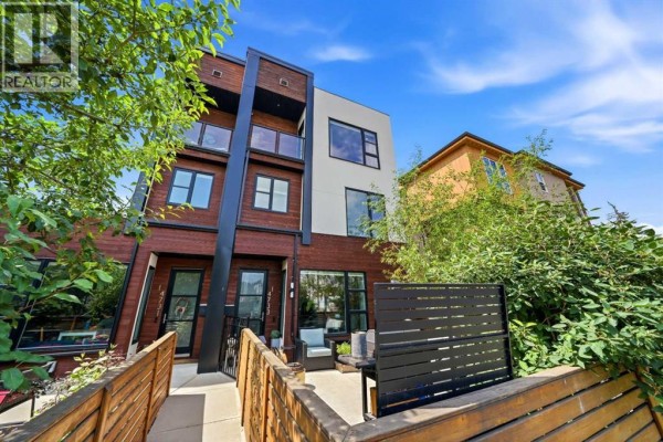 4pc Bathroom - 1, 4733 17 Avenue Nw, Calgary, AB T3B0P4 Photo 4