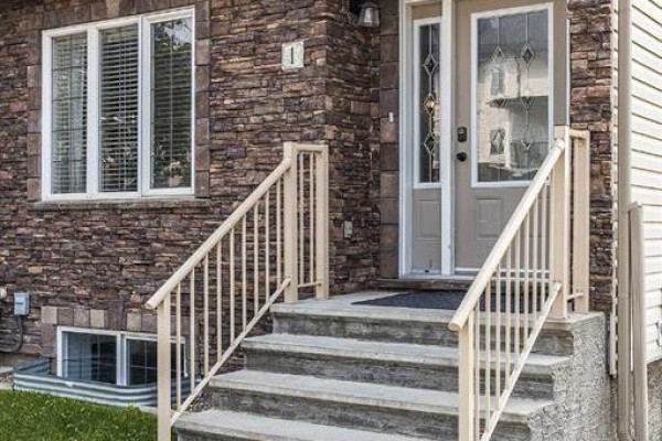 2pc Bathroom - 1, 4952 Southlands Drive Se, Medicine Hat, AB T1B0E9 Photo 4