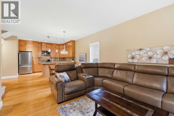 Bedroom - 1, 523 34 Street Nw, Calgary, AB T2N2X8 Photo 5