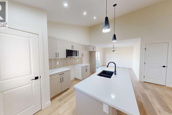 4pc Bathroom - 1, 8870 85a Avenue, Grande Prairie, AB T8X0R5 Photo 5