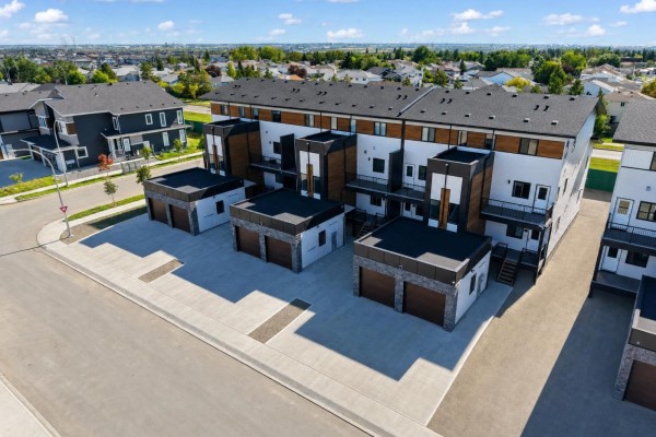 1,2, 2103 - 2113 154 Avenue Nw, Edmonton, AB T5Y2R6 Photo 2