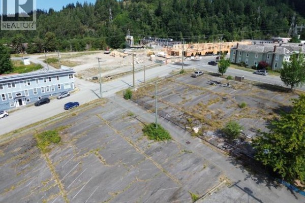 1,2,3 Marine Ave, Powell River, BC V8A4K6 Photo 4