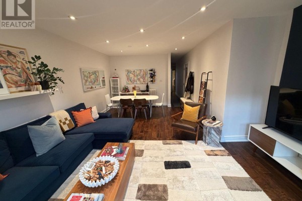 Family room - 1 (2nd Floor) - 399 Roncesvalles Avenue, Toronto, ON M6R2N1 Photo 3