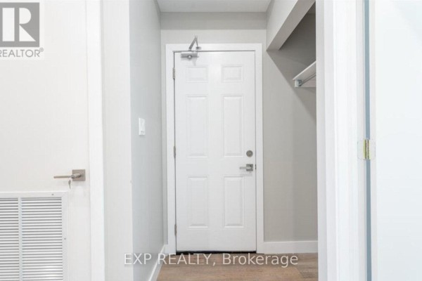 1 - 102 Wellington Street N, Hamilton, ON L8R1N3 Photo 4
