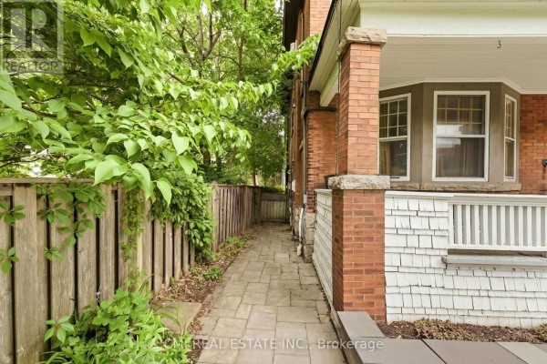 Kitchen - 1 - 1031 Carling Avenue, Ottawa, ON K1Y4E8 Photo 4