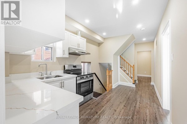 Living room - 1 - 14 Howland Avenue, Toronto, ON M5R3B3 Photo 3