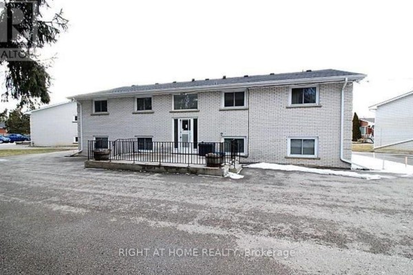 1 - 19 Johnson Place, St  Thomas, ON, photo 3