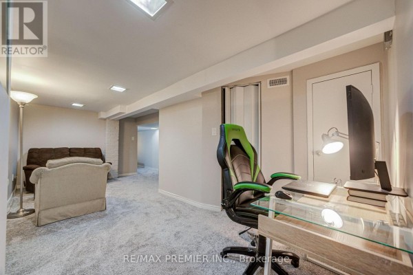 Bedroom - 1 - 224 Lippincott Street, Toronto, ON M5S2P5 Photo 4