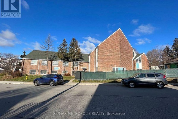 1 - 233 Westview Boulevard, Toronto, ON M4B3J7 Photo 5