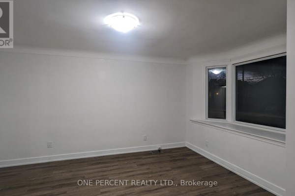 Bedroom - 1 - 249 East 18th Street, Hamilton, ON L9A4P5 Photo 5