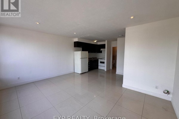 1 - 256 Lakeshore Road E, Mississauga, ON L5G1G9 Photo 4