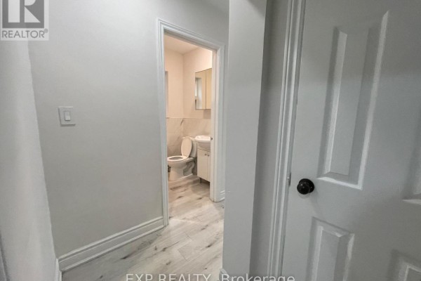 1 - 259 Lakeshore Road E, Mississauga, ON, photo 3