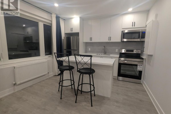 Living room - 1 - 28 Leduc Drive, Toronto, ON M9W2A7 Photo 2