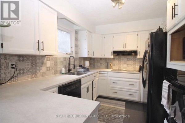 1 - 28 Leeming Drive, Ottawa, ON K2H5P7 Photo 3