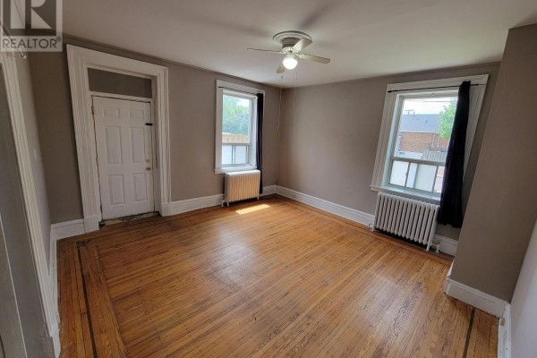 Bedroom - 1 - 303 East 19 Street, Hamilton, ON L9A4S6 Photo 4