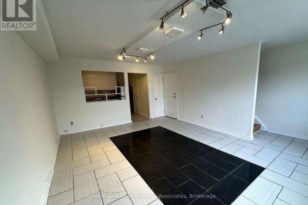 1 - 3071 Hurontario Street, Mississauga, ON, photo 3