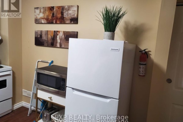 1 - 31 Raymond Street, St  Catharines, ON L2R2T3 Photo 4