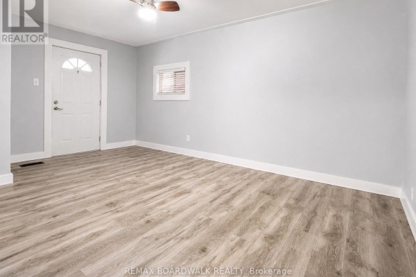 Kitchen - 1 - 332 Shakespeare Street, Ottawa, ON K1L5M2 Photo 4