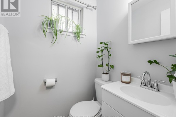 Primary Bedroom - 1 - 349 Driftwood Avenue, Toronto, ON M3N2P2 Photo 4