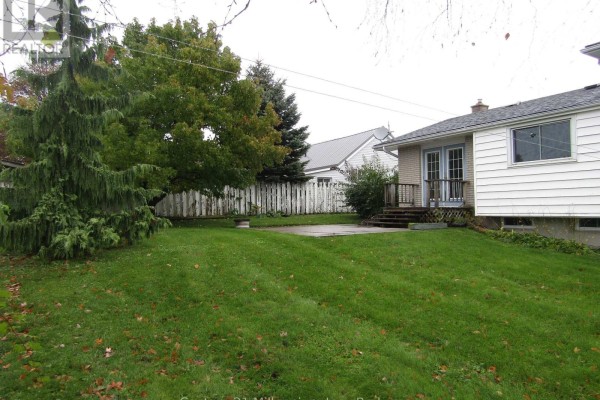 Living room - 1 - 368 Princes Street S, Kincardine, ON N2Z2T6 Photo 3