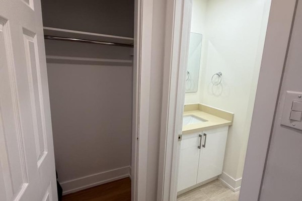 1 - 3877 Bathurst Street, Toronto, ON M3H3N4 Photo 5