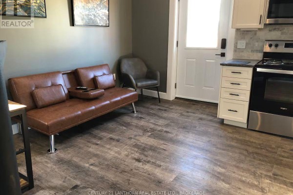 Living room - 1 - 45 Chestnut Street, Kingston, ON K7K3X4 Photo 4