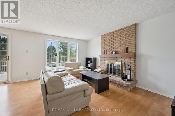 Living room - 1 - 489 Beechwood Drive, Waterloo, ON N2T1H8 Photo 4