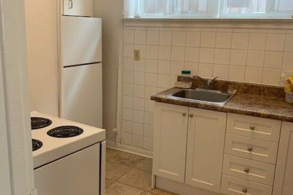 Kitchen - 1 - 53 Kirknewton Road, Toronto, ON M6E3X9 Photo 4
