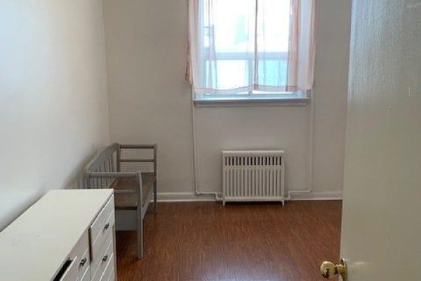 Bathroom - 1 - 53 Kirknewton Road, Toronto, ON M6E3X9 Photo 5