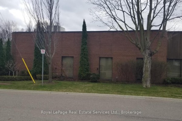 1 - 60 Lakeshore Road W, Oakville, ON L6K1E1 Photo 4