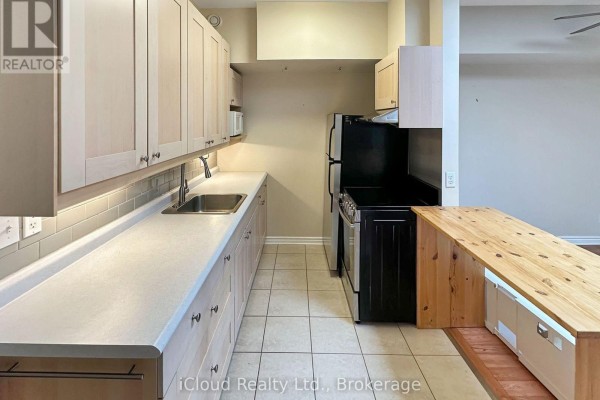 Bathroom - 1 - 67 King Street W, Hamilton, ON L9H1T5 Photo 4