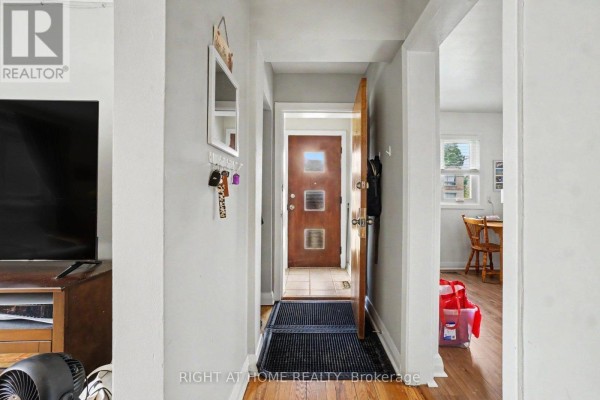 1 - 707 Edison Avenue, Ottawa, ON K2A1W2 Photo 3