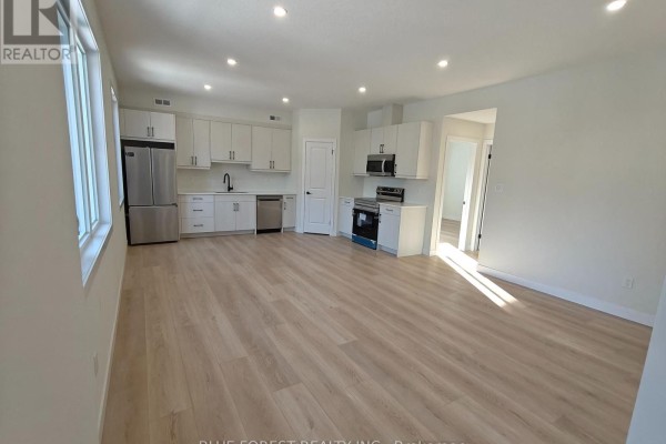 Living room - 1 - 733 Verulam Street, London South, ON N6C4Z8 Photo 4