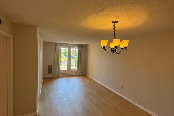 Living room - 1 - 82 Petra Way, Whitby, ON L1R0A3 Photo 4