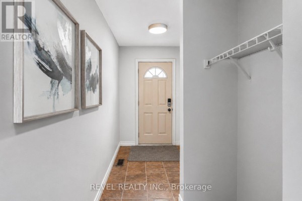 1 - 899 Stone Church Road E, Hamilton, ON, photo 2