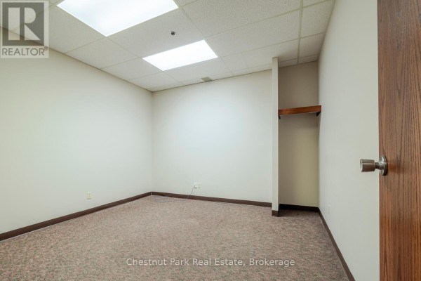 1 - 945 3rd Avenue E, Owen Sound, ON N4K2K8 Photo 4