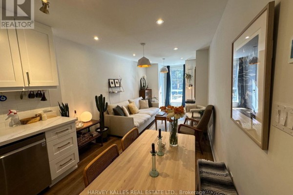 Partial bathroom - 1 - 976 Shaw Street, Toronto, ON M6G3M7 Photo 5