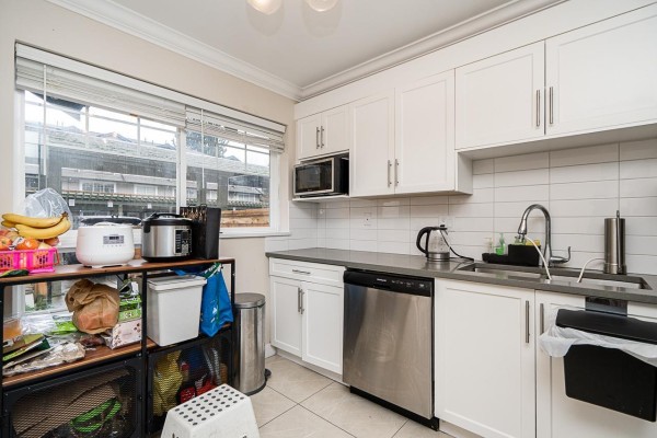 1 10282 132 Street, Surrey, BC V3T0C4 Photo 2