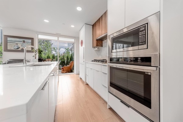 1 13359 Old Yale Road, Surrey, BC V3T0S4 Photo 3