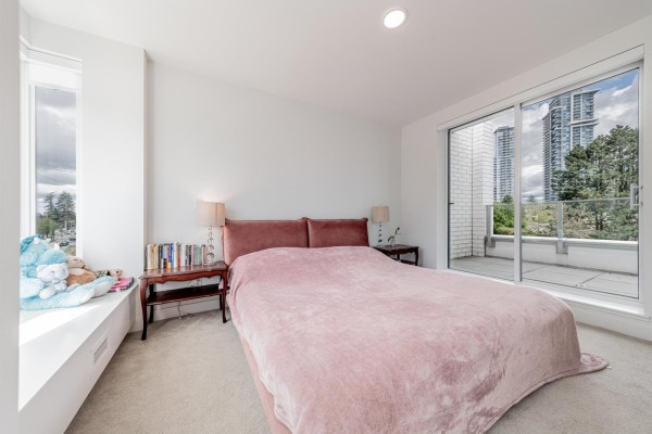 1 13359 Old Yale Road, Surrey, BC V3T0S4 Photo 4