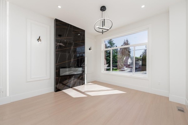 1 14259 Park Drive, Surrey, BC V3R5P1 Photo 3