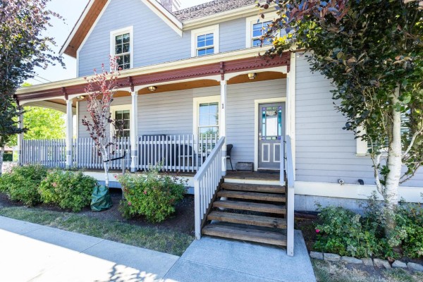 1 16488 64 Avenue, Surrey, BC V3S6X6 Photo 3