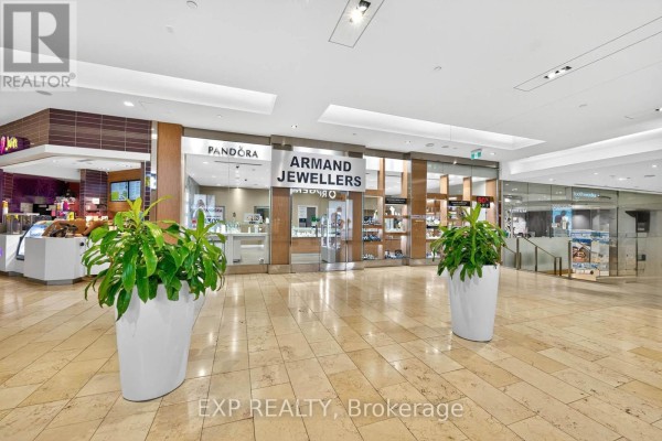 1-174 - 100 City Centre Drive, Mississauga, ON L5B2C9 Photo 2