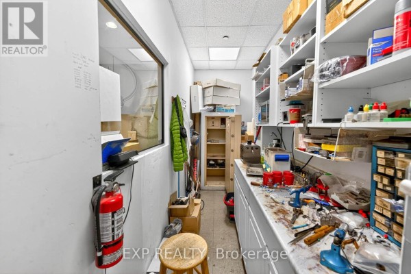 1-174 - 100 City Centre Drive, Mississauga, ON L5B2C9 Photo 4