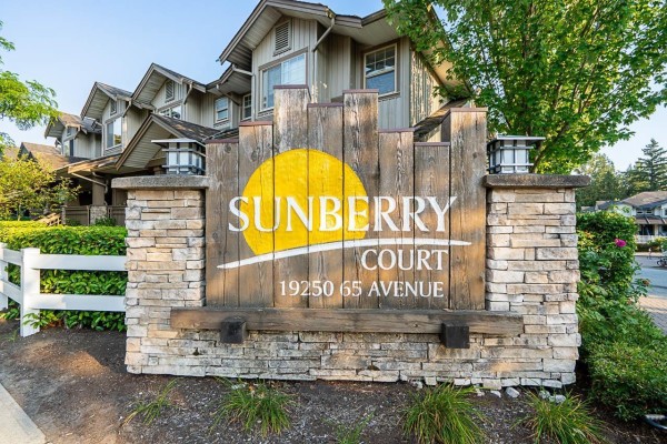 1 19250 65 Avenue, Surrey, BC V4N5R7 Photo 3