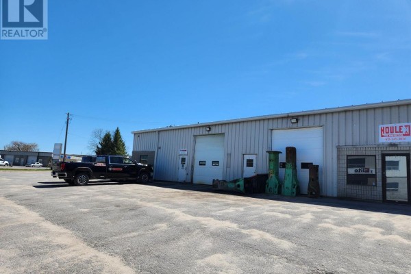 1-2 - 28 Steve Fonyo Drive, Kingston, ON K7M8N9 Photo 3