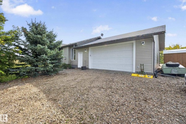 Bedroom 2 - #1 20508 Township Road 502, Rural Beaver County, AB T0B4J2 Photo 5
