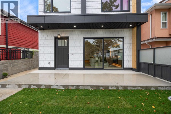 1 2070 E 26th Avenue, Vancouver, BC V5N2W4 Photo 4
